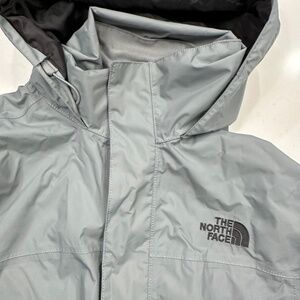 North Face Men's Medium rain jacket